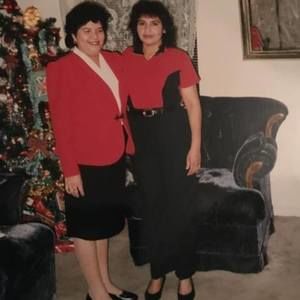 Meet your Posher, Dinora